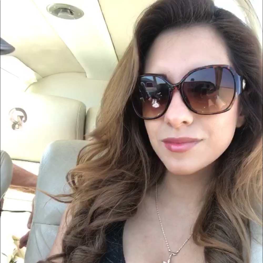 Meet your Posher, Veronica